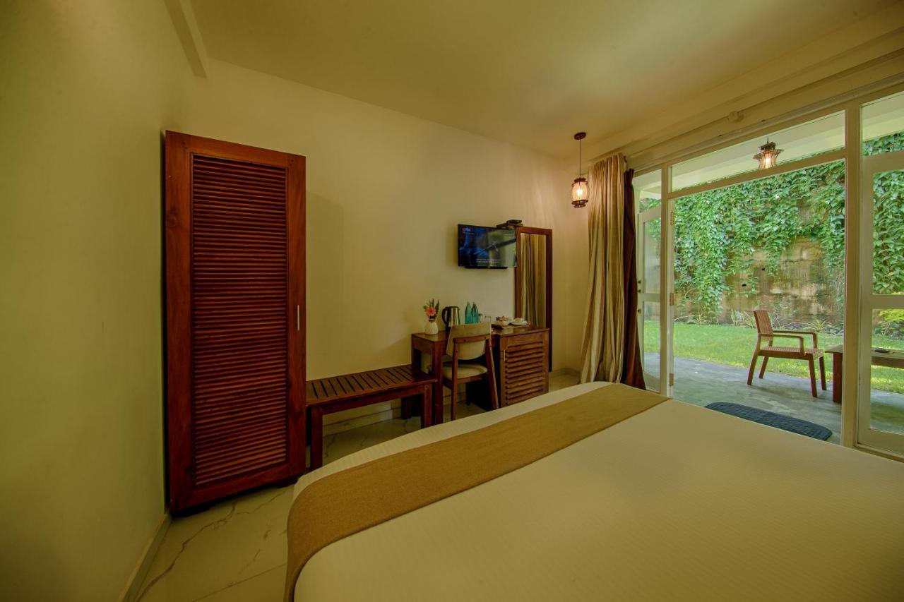 Deltora Villa - Free Drop Off To Galle Fort By Tuktuk Extérieur photo